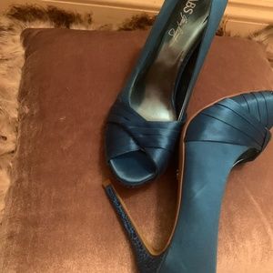 New blue satin Rhinestone heel shoes